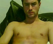 Sexy Kerl vor der Webcam